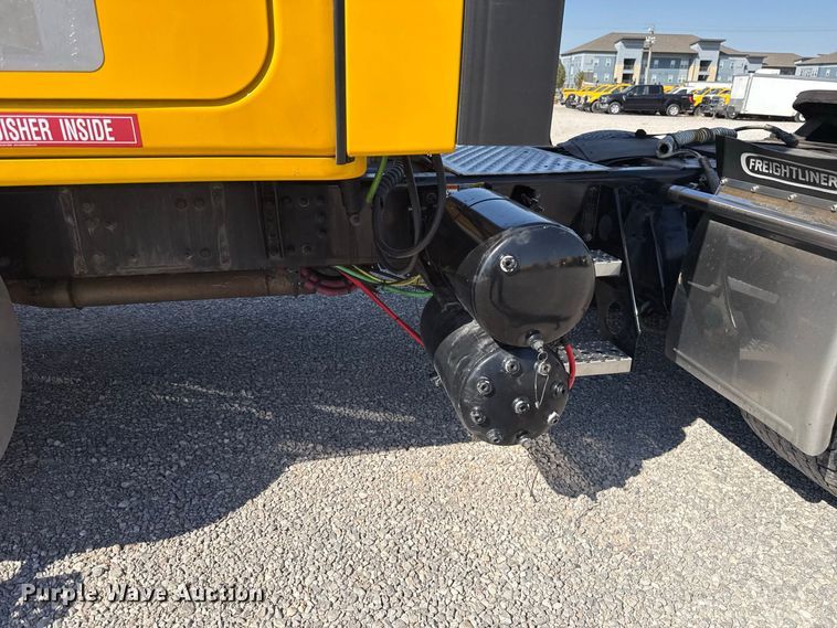 image for item FC4497 2022 Freightliner Cascadia 126 semi truck