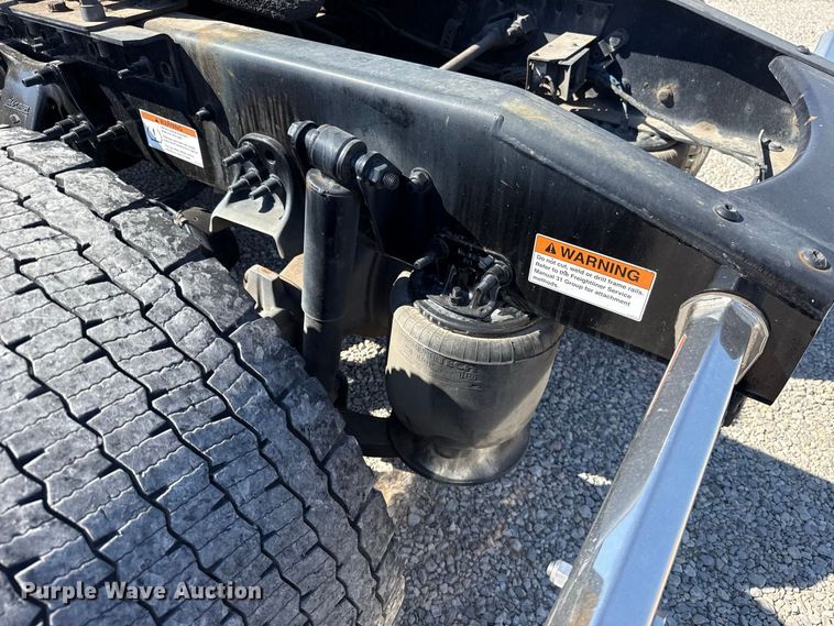 image for item FC4497 2022 Freightliner Cascadia 126 semi truck