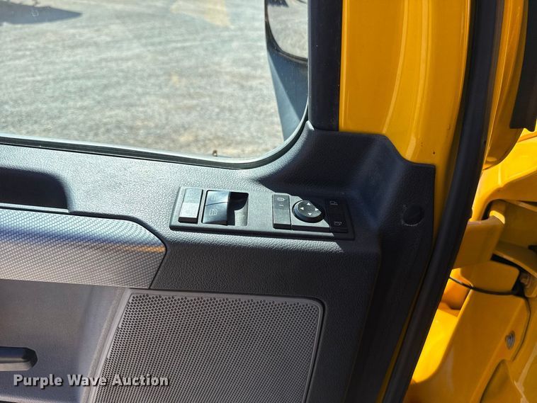 image for item FC4497 2022 Freightliner Cascadia 126 semi truck