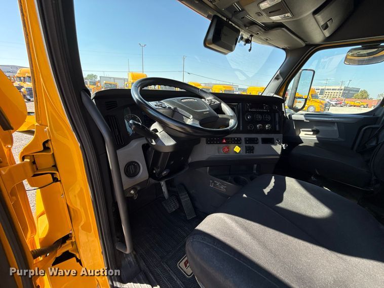 image for item FC4497 2022 Freightliner Cascadia 126 semi truck