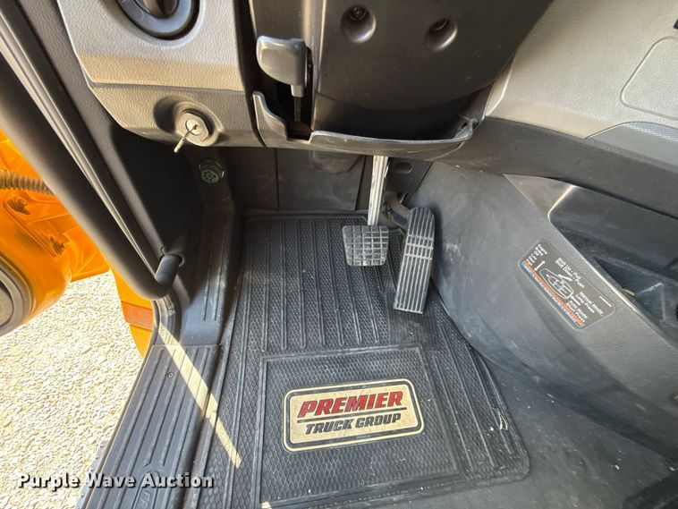 image for item FC4497 2022 Freightliner Cascadia 126 semi truck