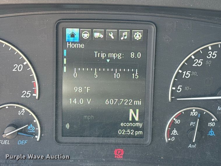 image for item FC4497 2022 Freightliner Cascadia 126 semi truck