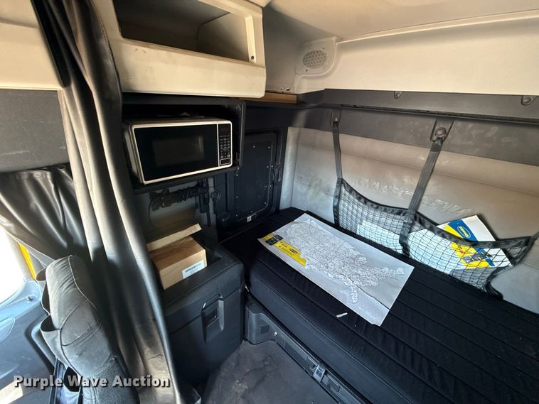 image for item FC4497 2022 Freightliner Cascadia 126 semi truck