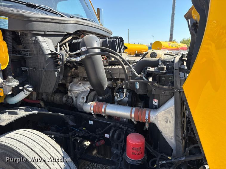 image for item FC4497 2022 Freightliner Cascadia 126 semi truck