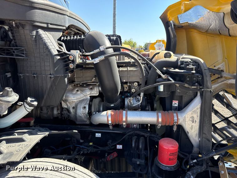 image for item FC4497 2022 Freightliner Cascadia 126 semi truck