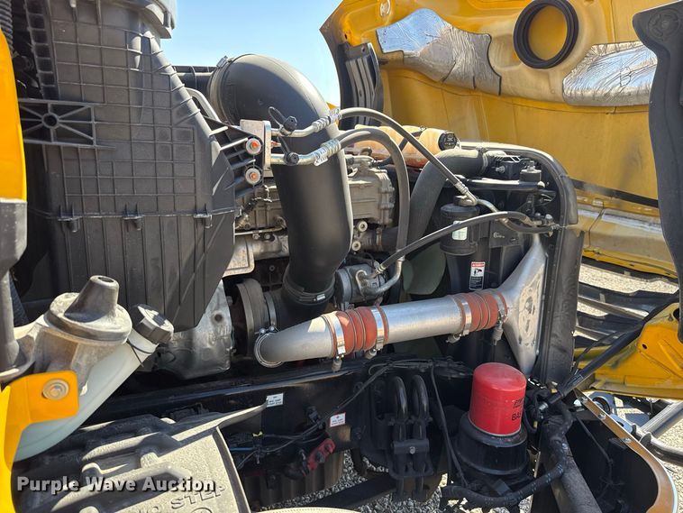 image for item FC4497 2022 Freightliner Cascadia 126 semi truck