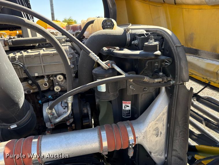 image for item FC4497 2022 Freightliner Cascadia 126 semi truck