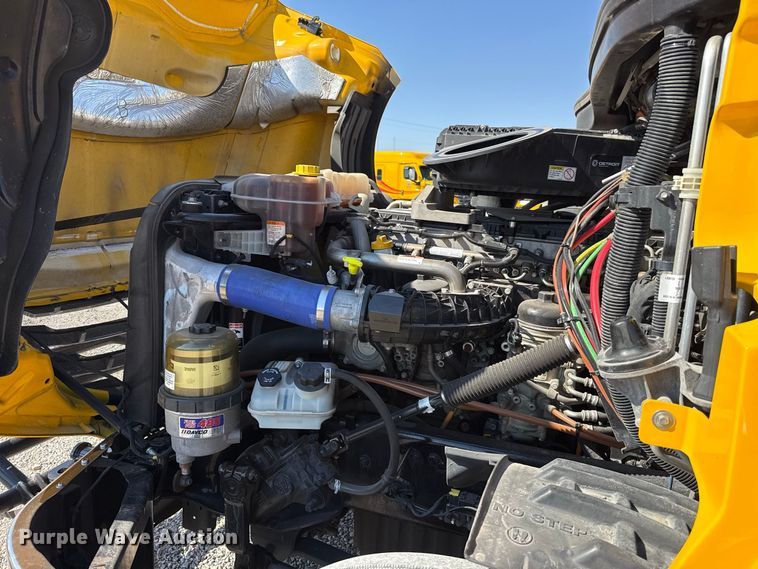 image for item FC4497 2022 Freightliner Cascadia 126 semi truck