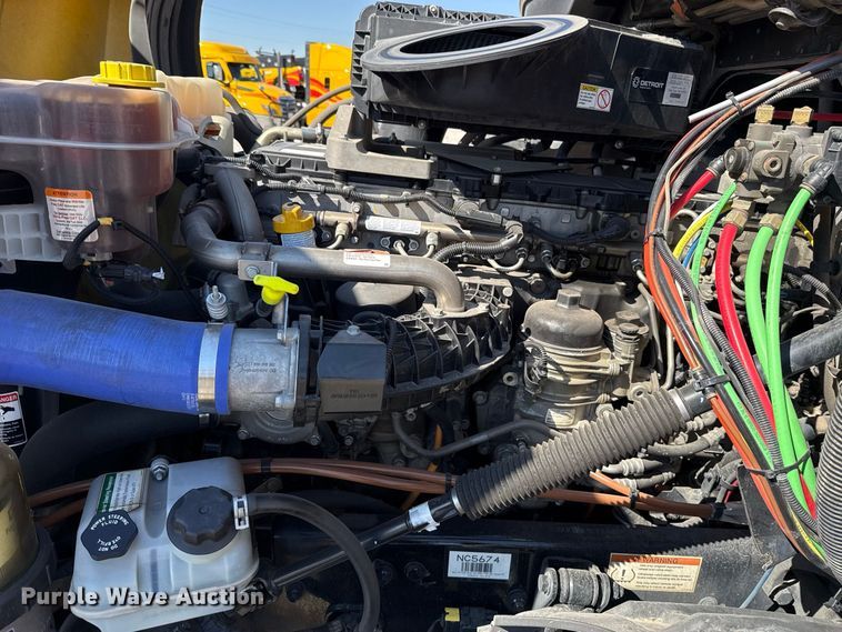 image for item FC4497 2022 Freightliner Cascadia 126 semi truck