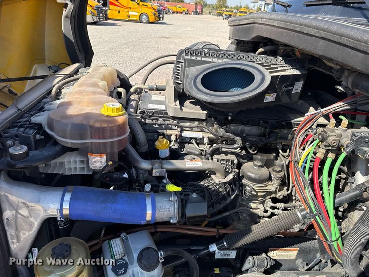 image for item FC4497 2022 Freightliner Cascadia 126 semi truck