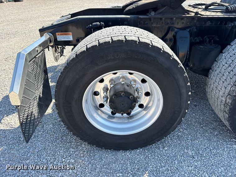 image for item FC4497 2022 Freightliner Cascadia 126 semi truck