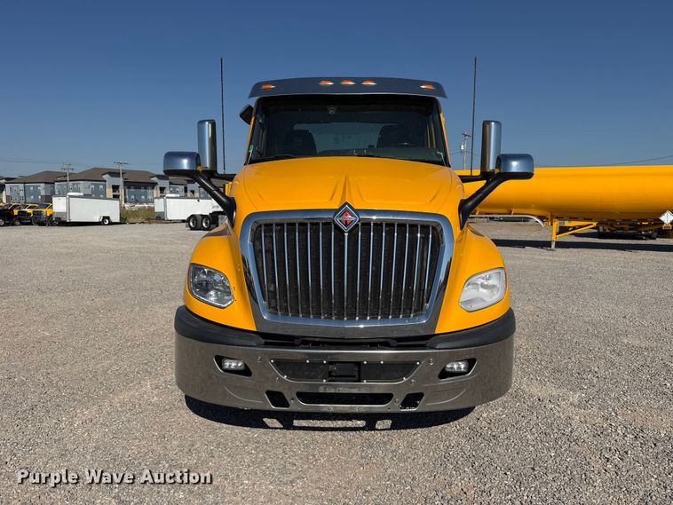 image for item FC4498 2023 International LT625 semi truck