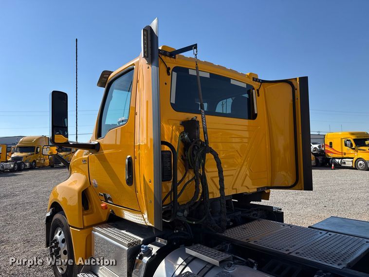 image for item FC4498 2023 International LT625 semi truck