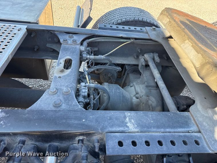 image for item FC4498 2023 International LT625 semi truck