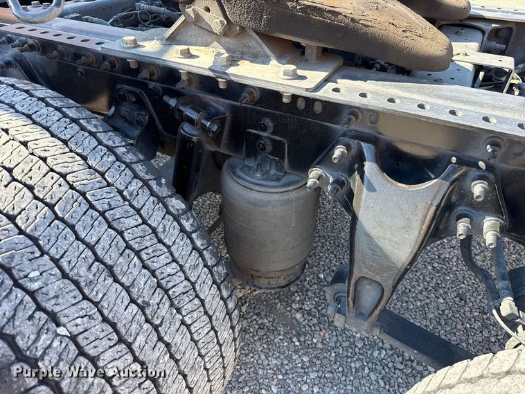 image for item FC4498 2023 International LT625 semi truck
