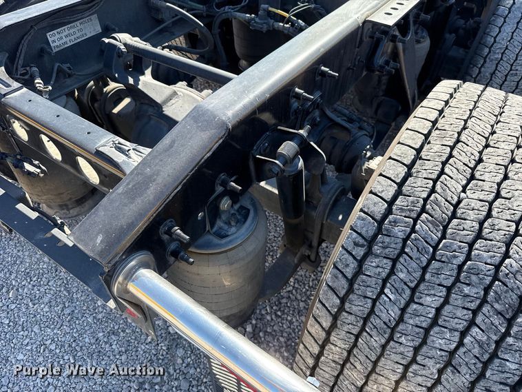 image for item FC4498 2023 International LT625 semi truck
