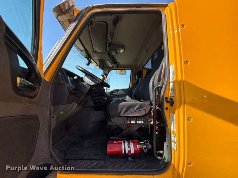 image for item FC4498 2023 International LT625 semi truck