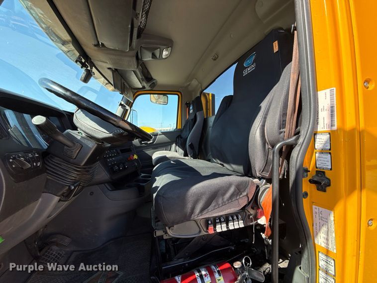 image for item FC4498 2023 International LT625 semi truck