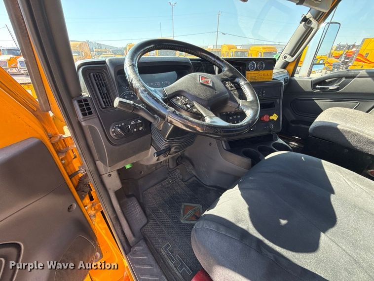 image for item FC4498 2023 International LT625 semi truck