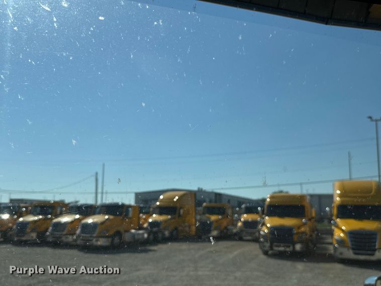 image for item FC4498 2023 International LT625 semi truck