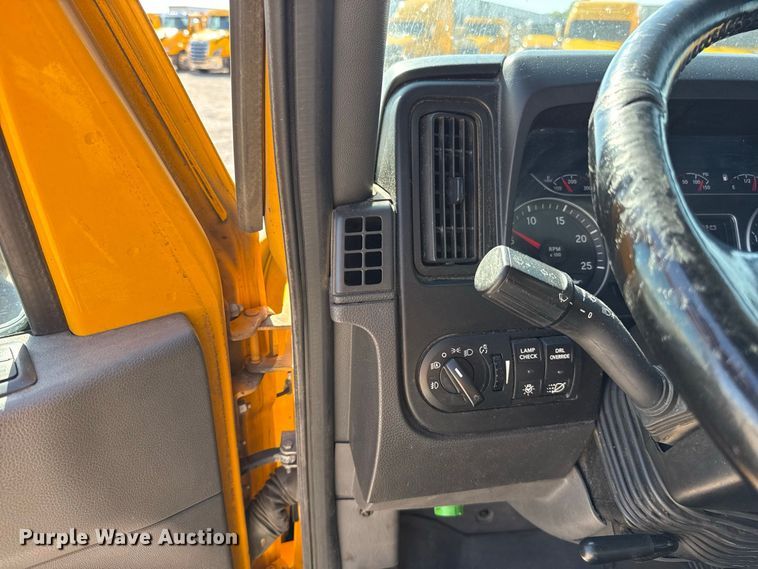image for item FC4498 2023 International LT625 semi truck