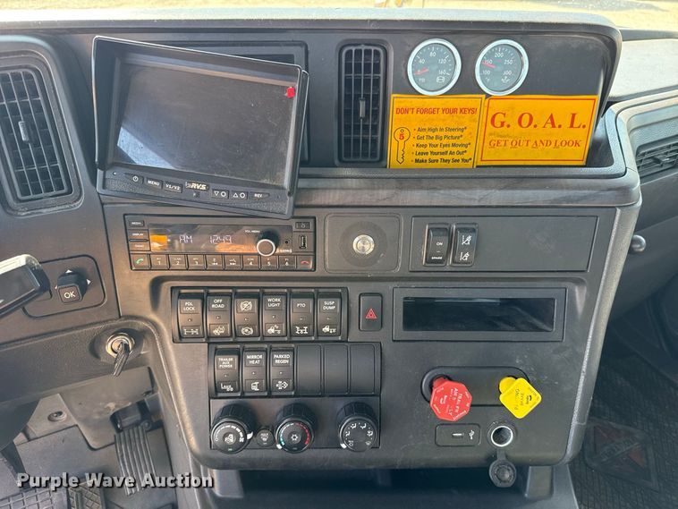 image for item FC4498 2023 International LT625 semi truck