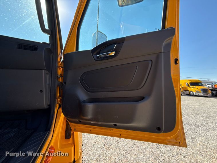 image for item FC4498 2023 International LT625 semi truck