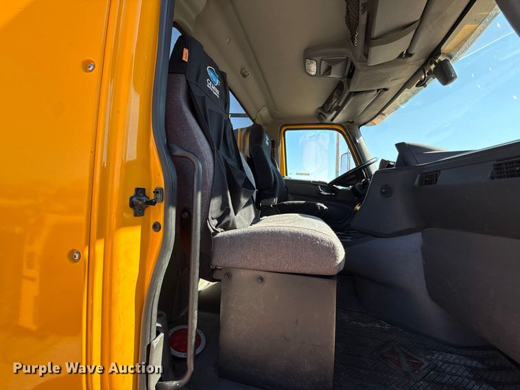 image for item FC4498 2023 International LT625 semi truck
