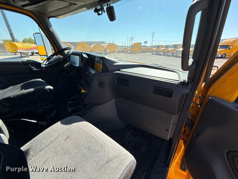 image for item FC4498 2023 International LT625 semi truck