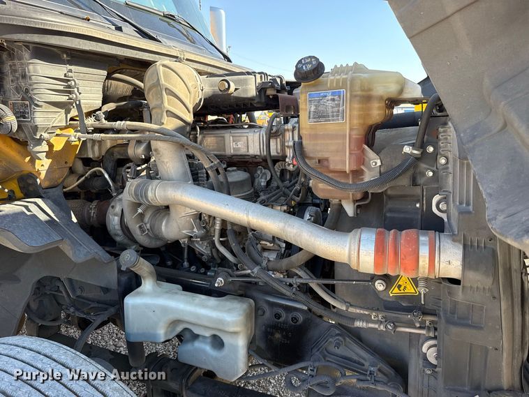 image for item FC4498 2023 International LT625 semi truck