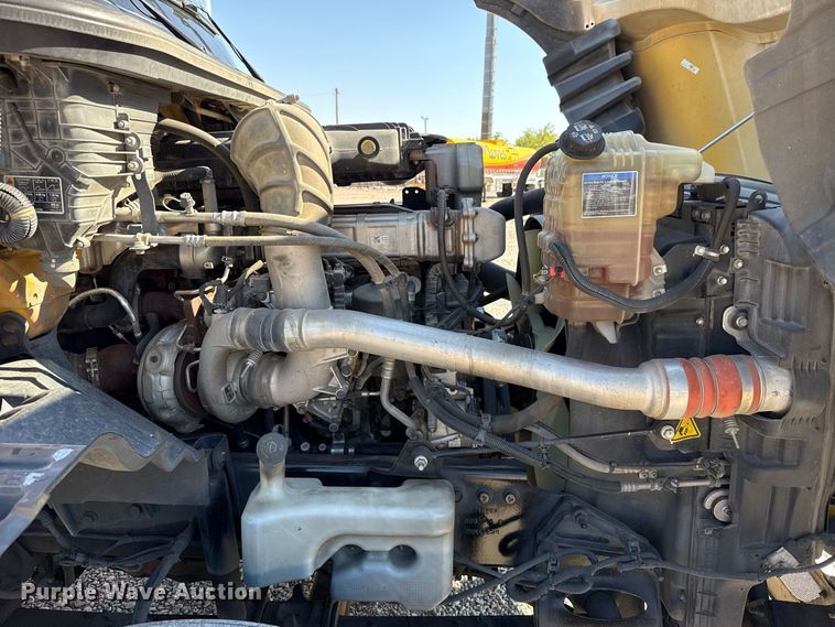 image for item FC4498 2023 International LT625 semi truck