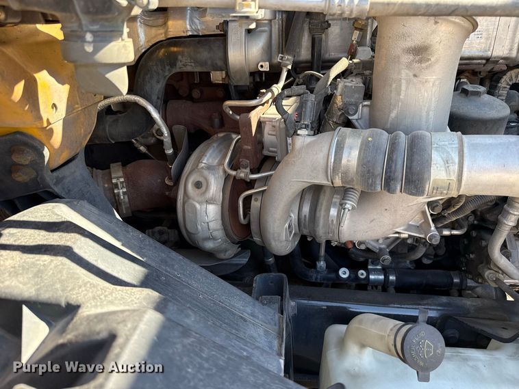 image for item FC4498 2023 International LT625 semi truck