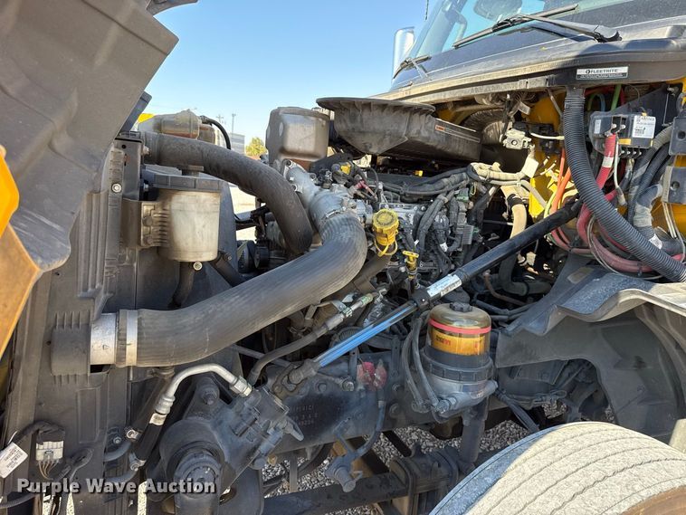 image for item FC4498 2023 International LT625 semi truck