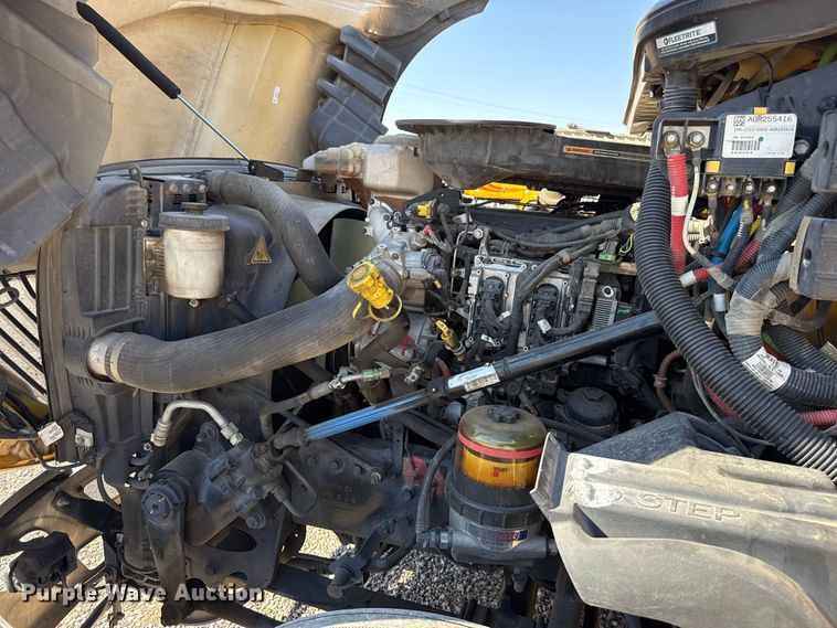 image for item FC4498 2023 International LT625 semi truck