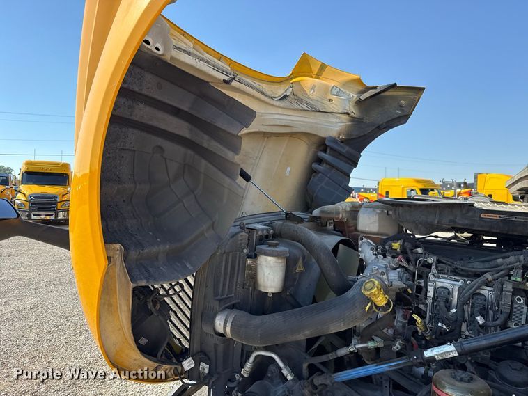 image for item FC4498 2023 International LT625 semi truck