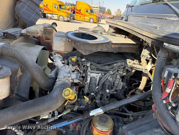 image for item FC4498 2023 International LT625 semi truck