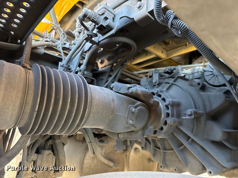 image for item FC4498 2023 International LT625 semi truck