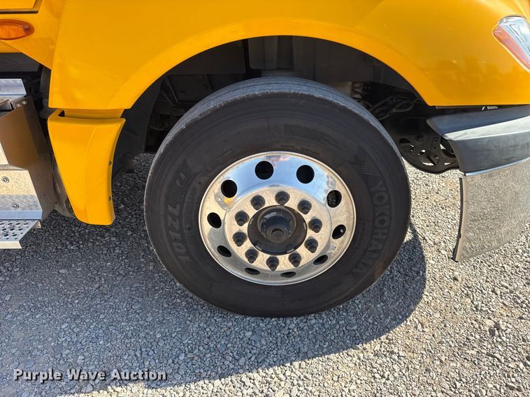 image for item FC4498 2023 International LT625 semi truck
