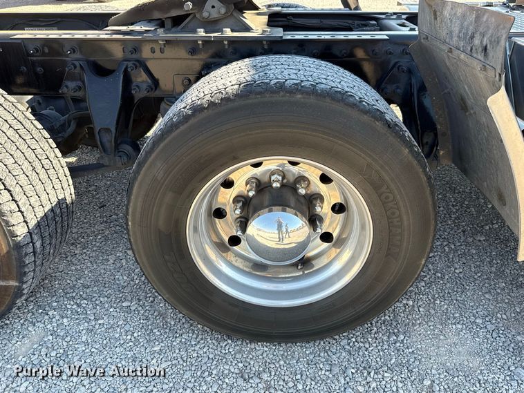 image for item FC4498 2023 International LT625 semi truck