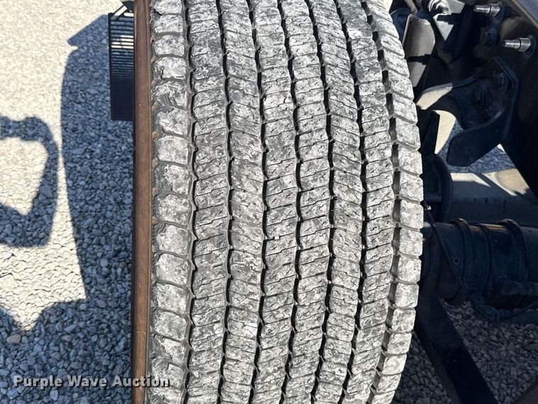 image for item FC4498 2023 International LT625 semi truck