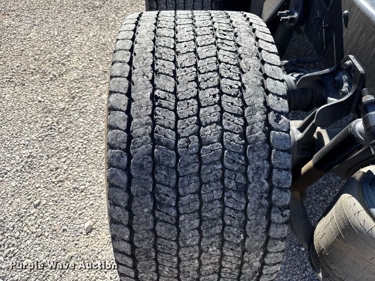image for item FC4498 2023 International LT625 semi truck