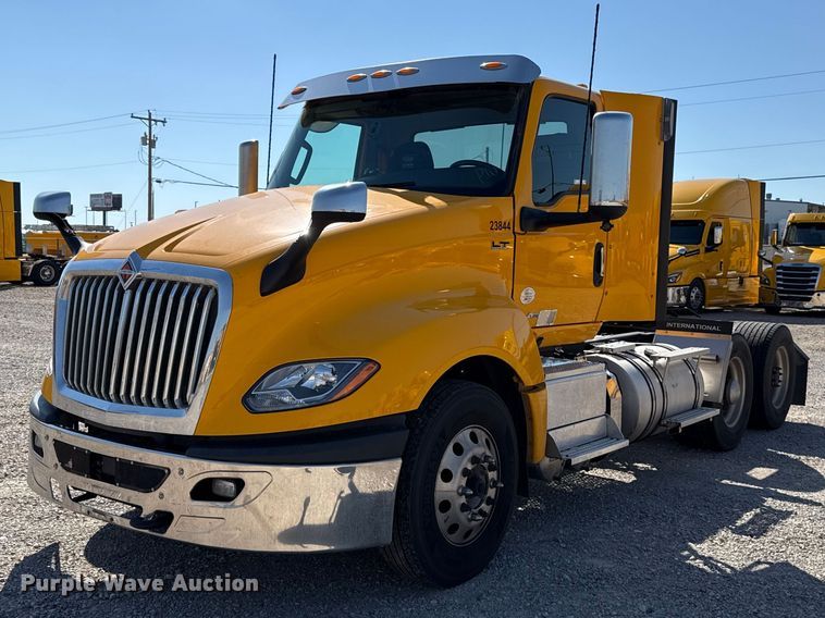image for item FC4499 2023 International LT625 semi truck
