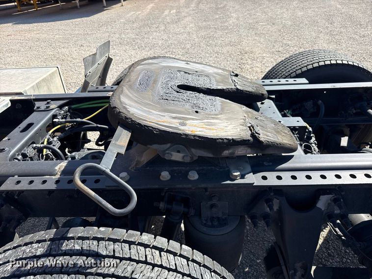 image for item FC4499 2023 International LT625 semi truck