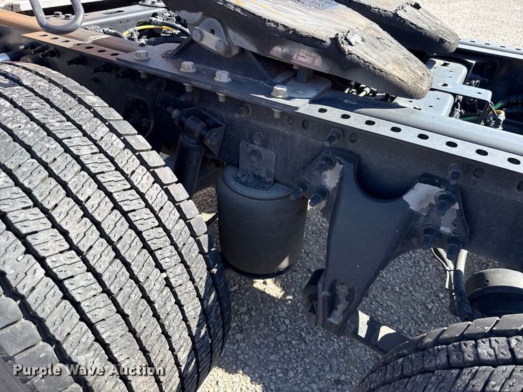 image for item FC4499 2023 International LT625 semi truck