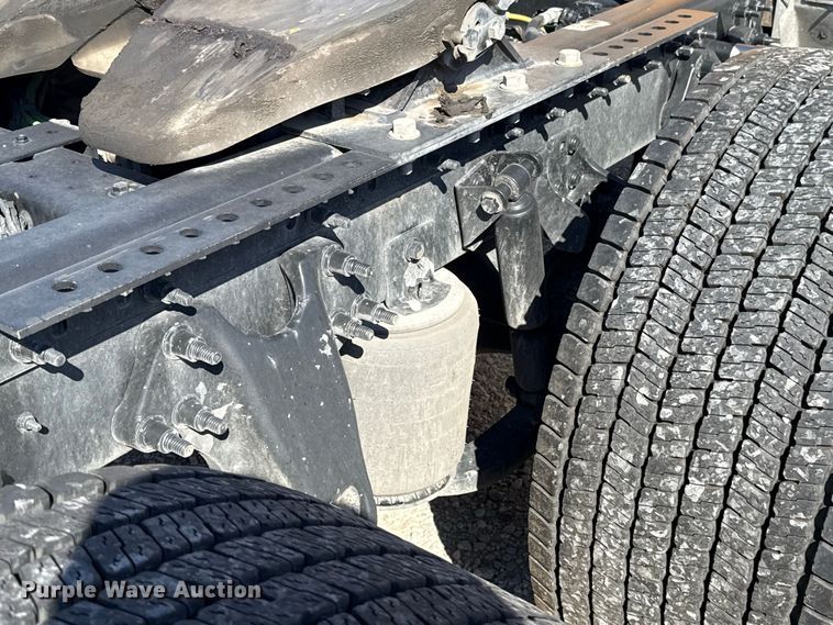 image for item FC4499 2023 International LT625 semi truck