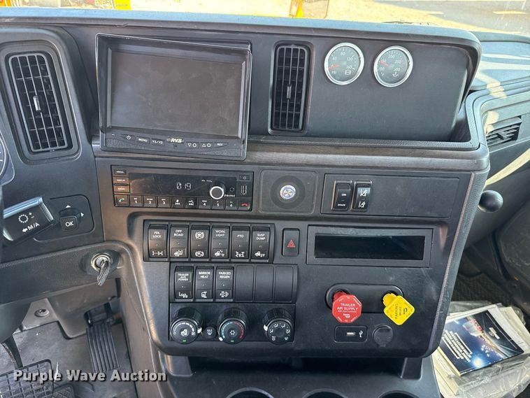 image for item FC4499 2023 International LT625 semi truck
