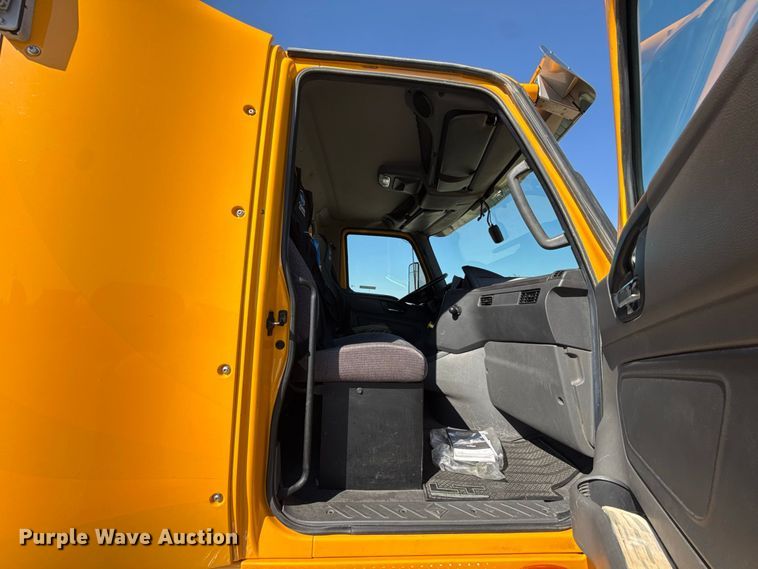 image for item FC4499 2023 International LT625 semi truck