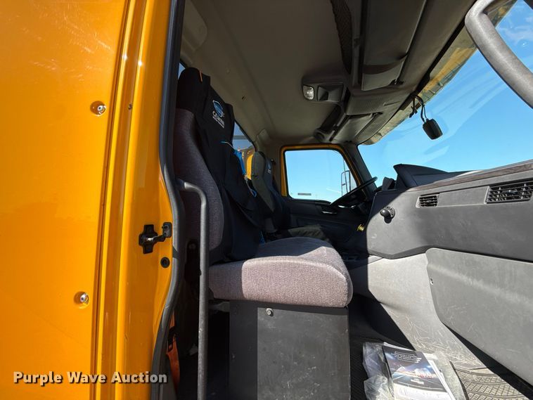 image for item FC4499 2023 International LT625 semi truck
