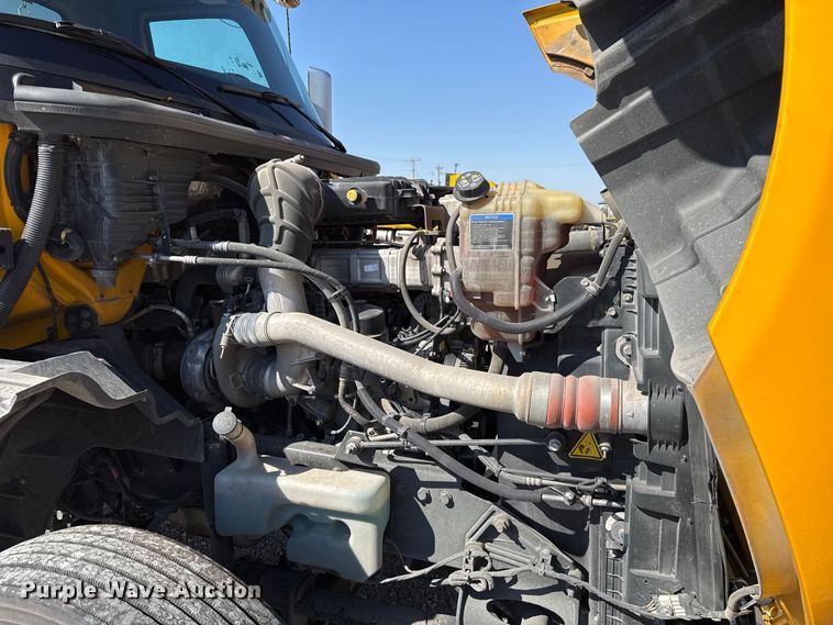 image for item FC4499 2023 International LT625 semi truck