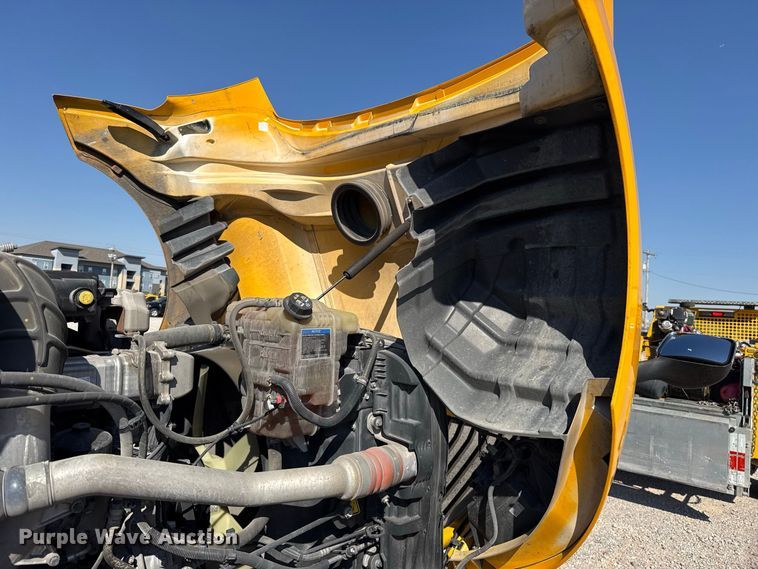 image for item FC4499 2023 International LT625 semi truck